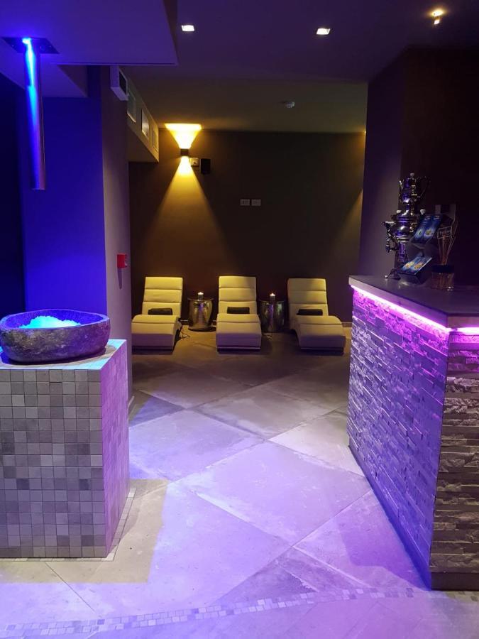 Hotel Torre Antica Loano Esterno foto